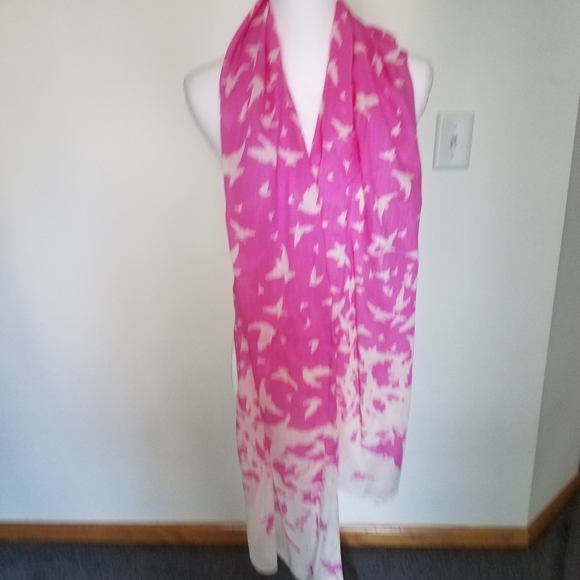 Nwot Bird print pink   scarf / shawl - Picture 5 of 7
